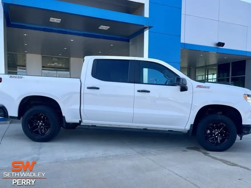 2023 Chevrolet Silverado 1500 LT Trail Boss photo 1