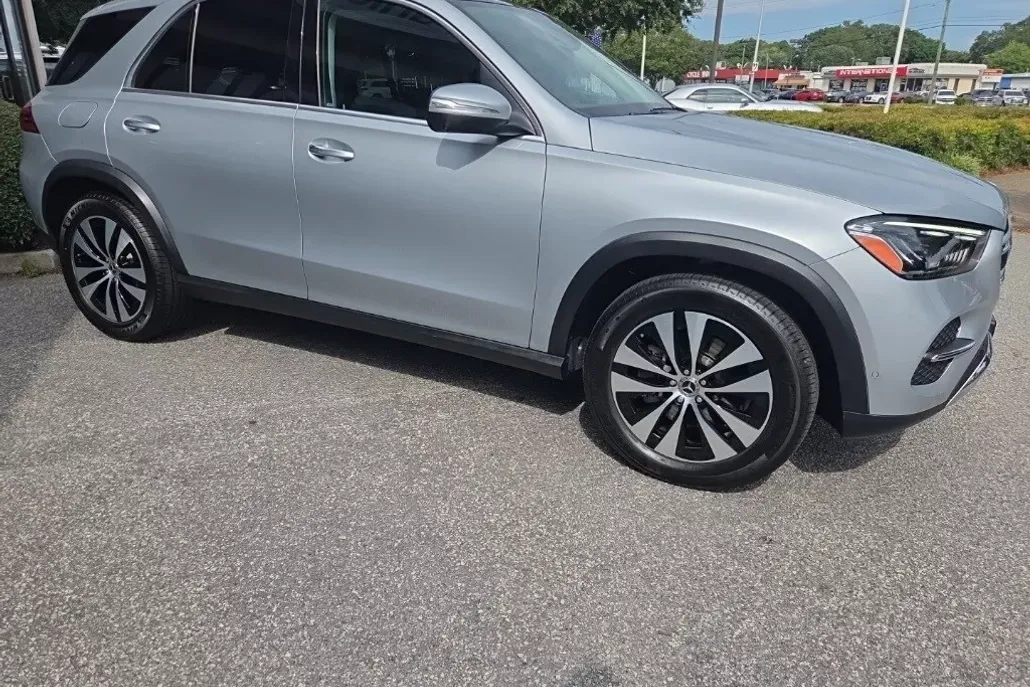 2024 Mercedes Benz GLE 350 4MATIC photo 1