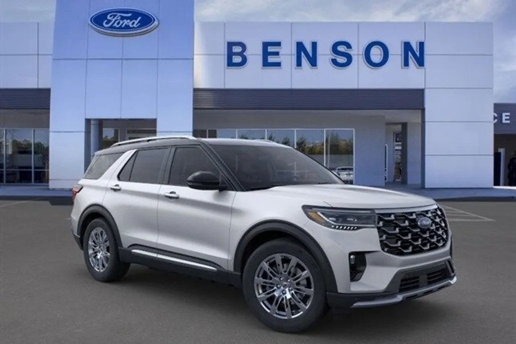 2025 Ford Explorer Platinum photo 1