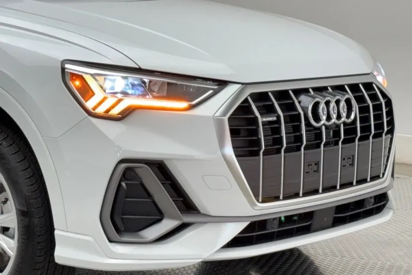 2025 Audi Q3 S line Premium Plus photo 1
