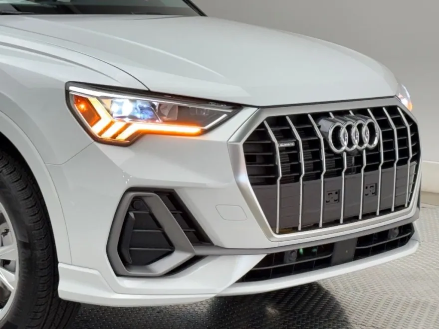 2025 Audi Q3 S line Premium Plus photo 1