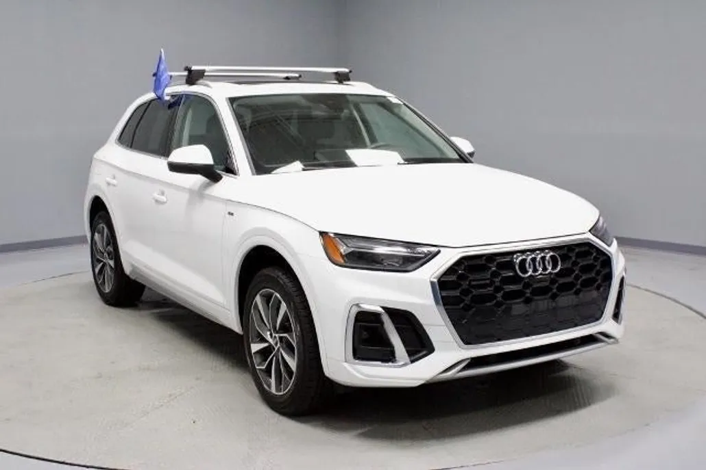 2024 Audi Q5 45 S line Premium photo 1