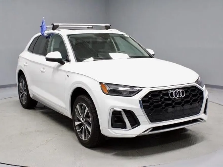 2024 Audi Q5 45 S line Premium photo 1