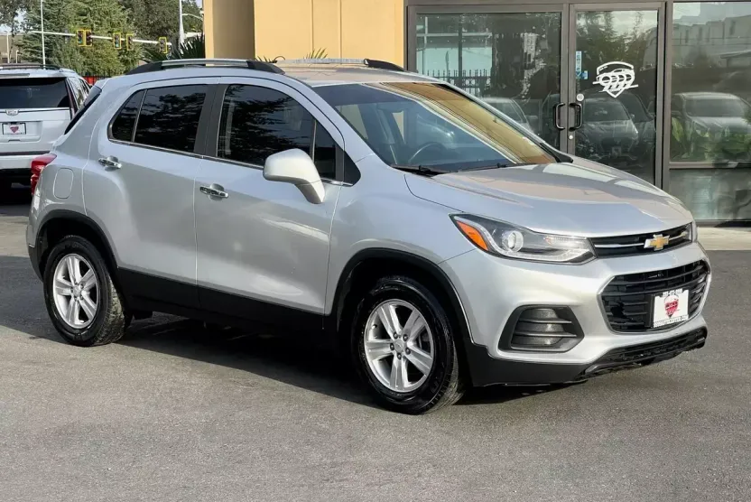 2017 Chevrolet Trax LT photo 1