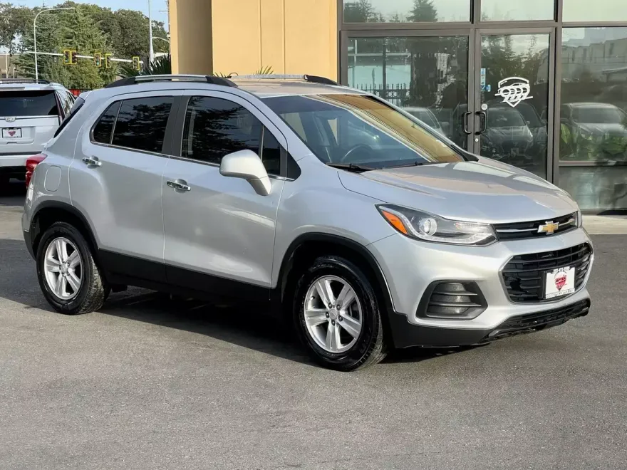 2017 Chevrolet Trax LT photo 1