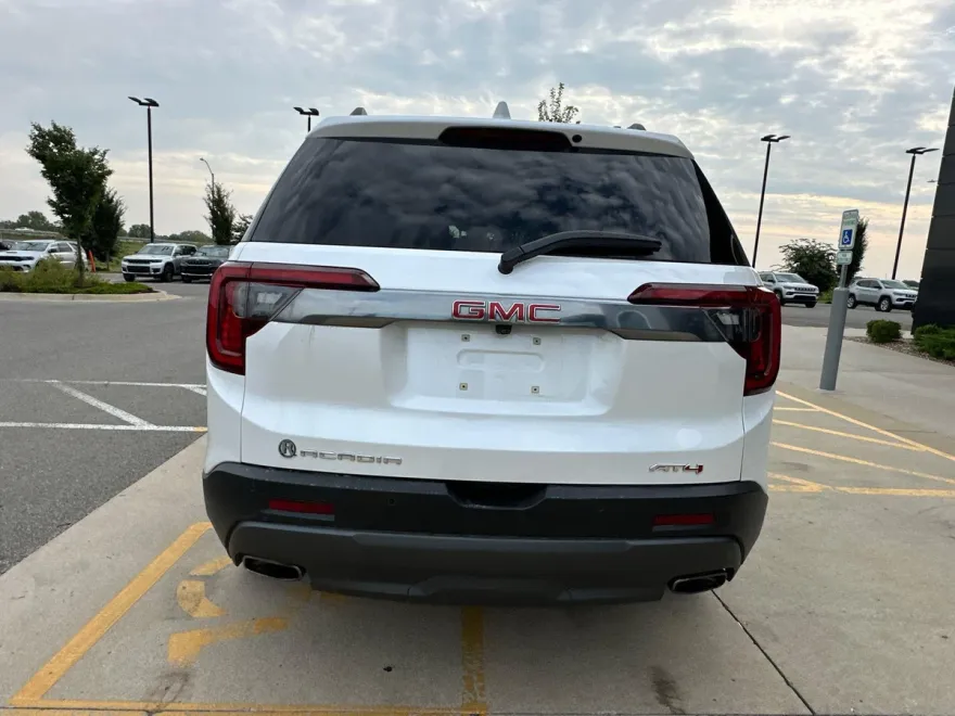 2023 Gmc Acadia AT4 photo 1
