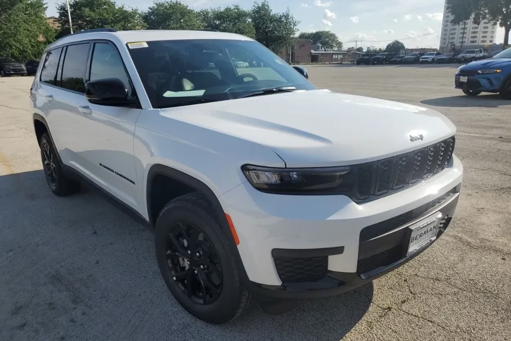 2025 Jeep Grand Cherokee Altitude X photo 1
