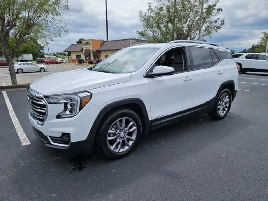 2024 Gmc Terrain SLT photo 1