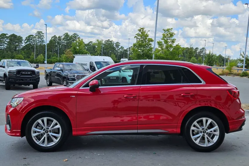 2024 Audi Q3 S line Premium photo 1