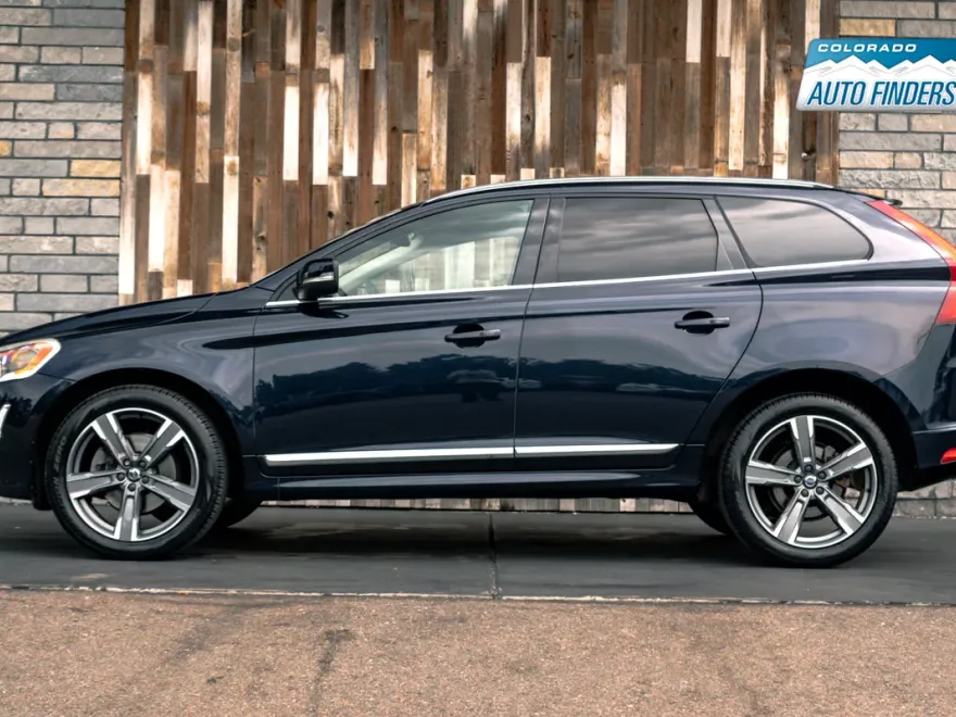 2016 Volvo XC60 T6 Platinum photo 1