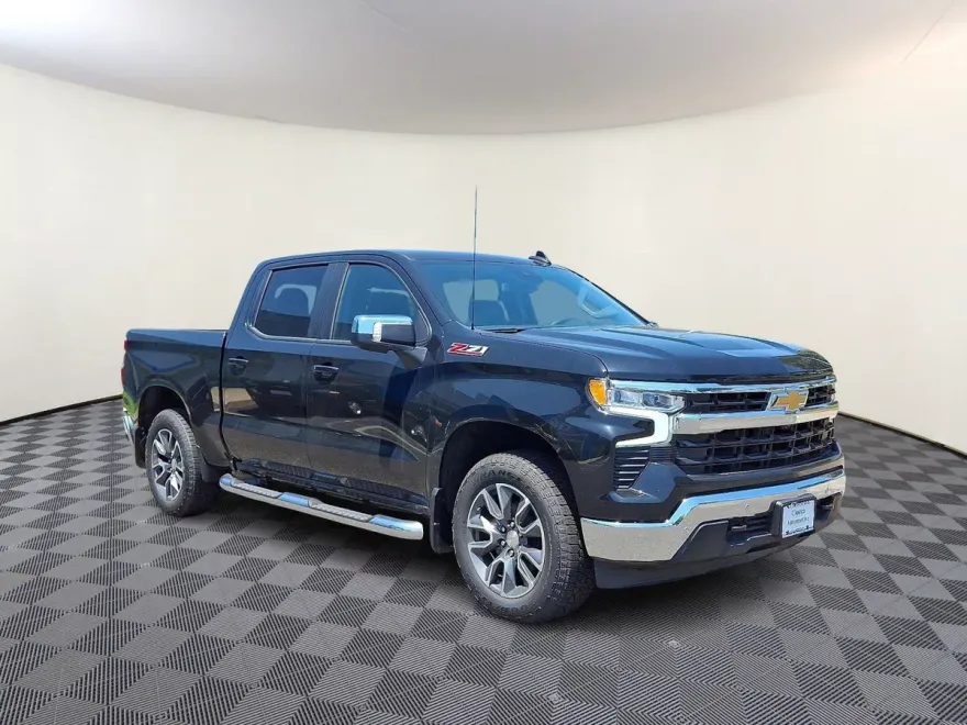 2025 Chevrolet Silverado 1500 LT photo 1
