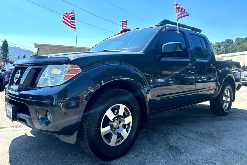 2011 Nissan Frontier S Crew Cab photo 1