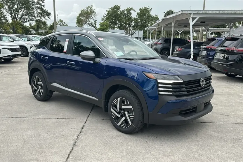 2025 Nissan Kicks SV photo 1