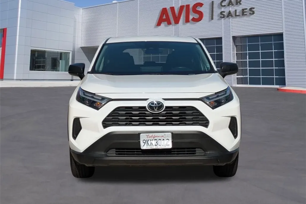 2024 Toyota RAV4 LE photo 1