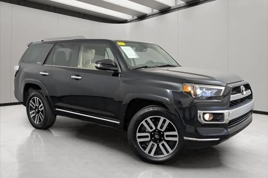 2016 Toyota 4Runner Limited photo 1