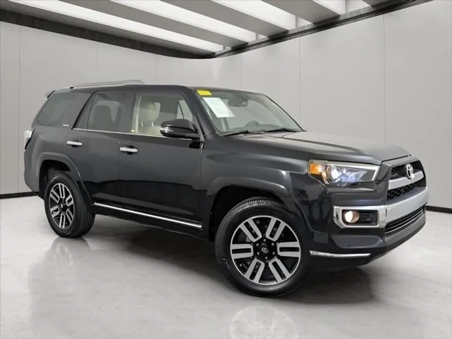 2016 Toyota 4Runner Limited photo 1