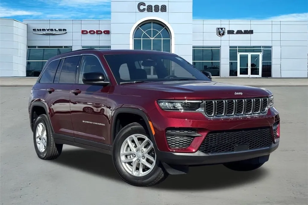 2025 Jeep Grand Cherokee Laredo photo 1