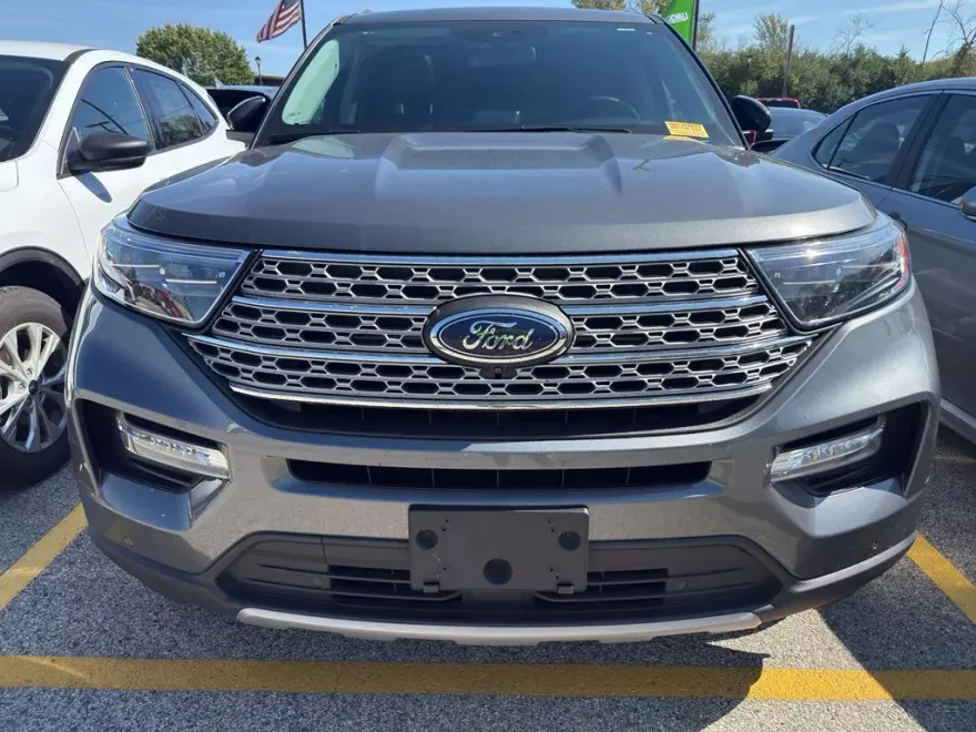 2023 Ford Explorer Limited photo 1