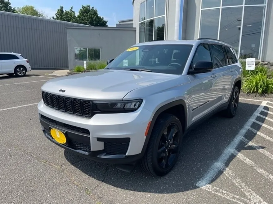 2023 Jeep Grand Cherokee Altitude photo 1