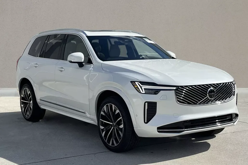 2026 Volvo XC90 Plus photo 1