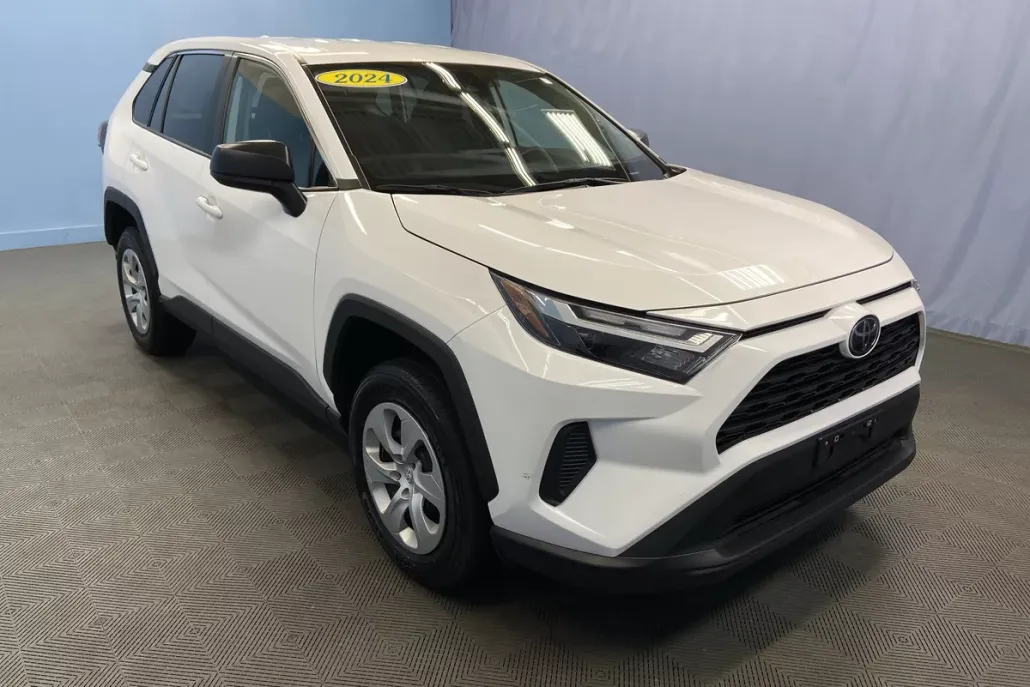 2024 Toyota RAV4 LE photo 1