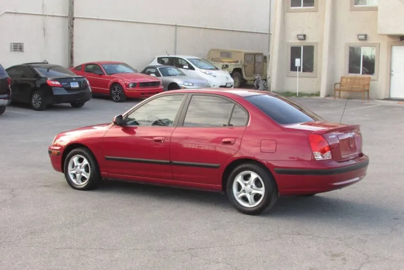2005 Hyundai Elantra GLS photo 1