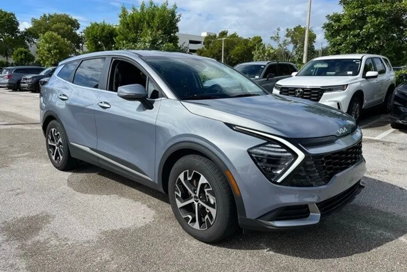 2025 Kia Sportage EX photo 1