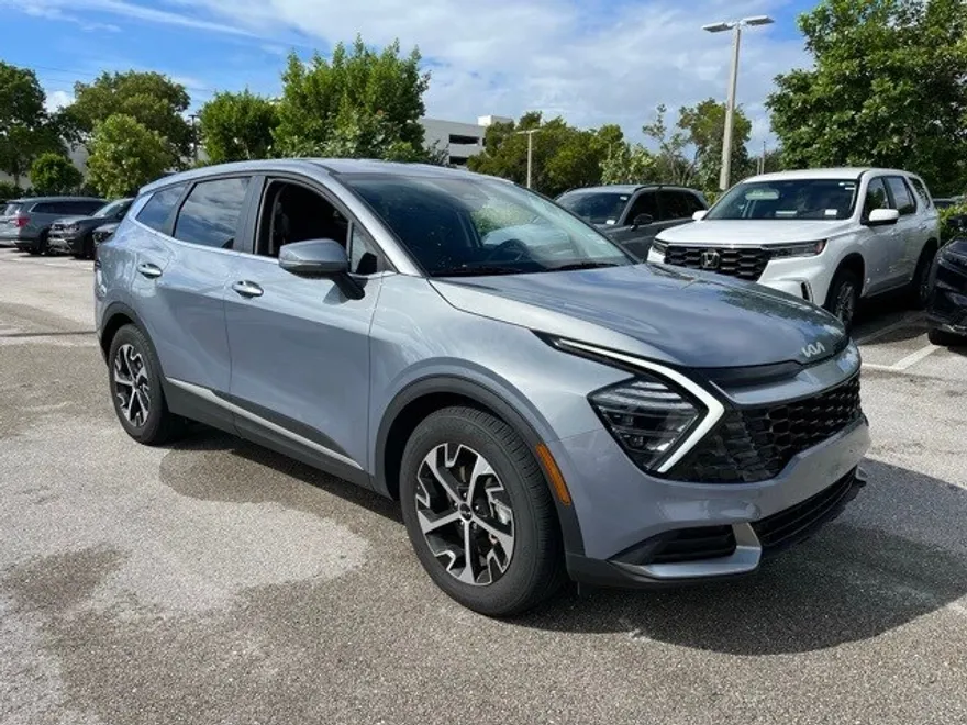 2025 Kia Sportage EX photo 1