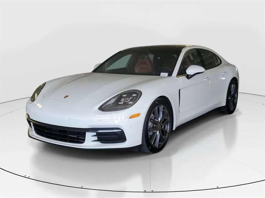 2018 Porsche Panamera 4 photo 1