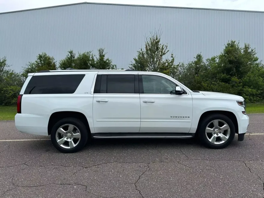 2015 Chevrolet Suburban LTZ photo 1