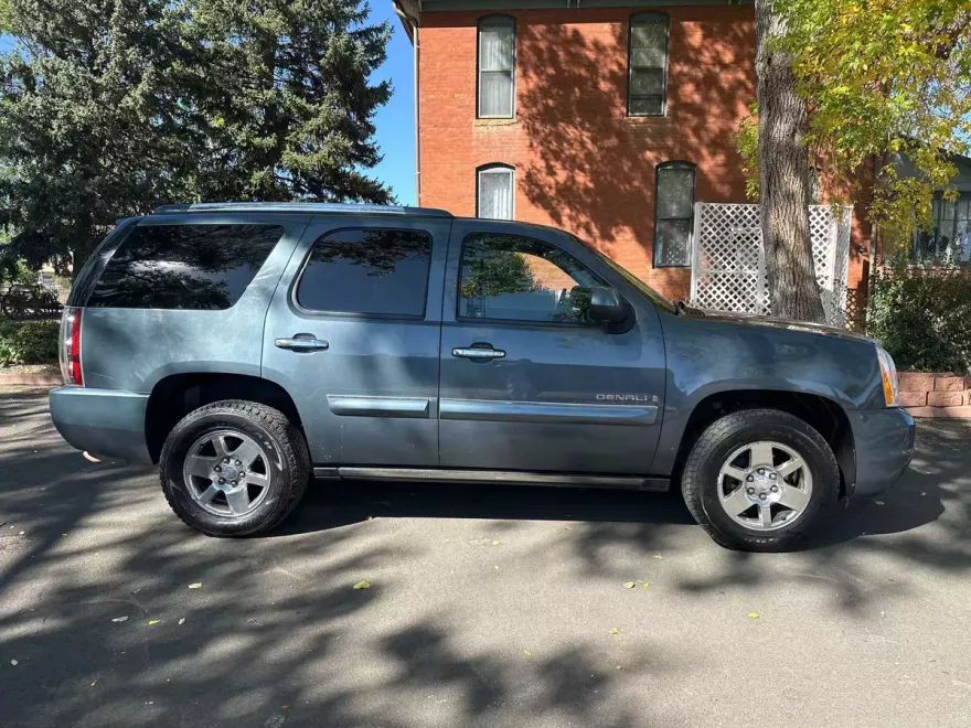 2008 Gmc Yukon Denali photo 1