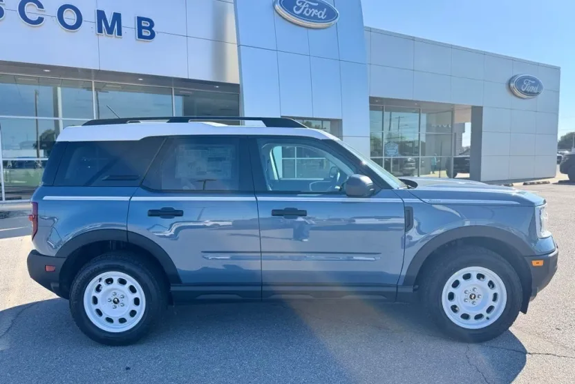 2025 Ford Bronco Sport Heritage photo 1