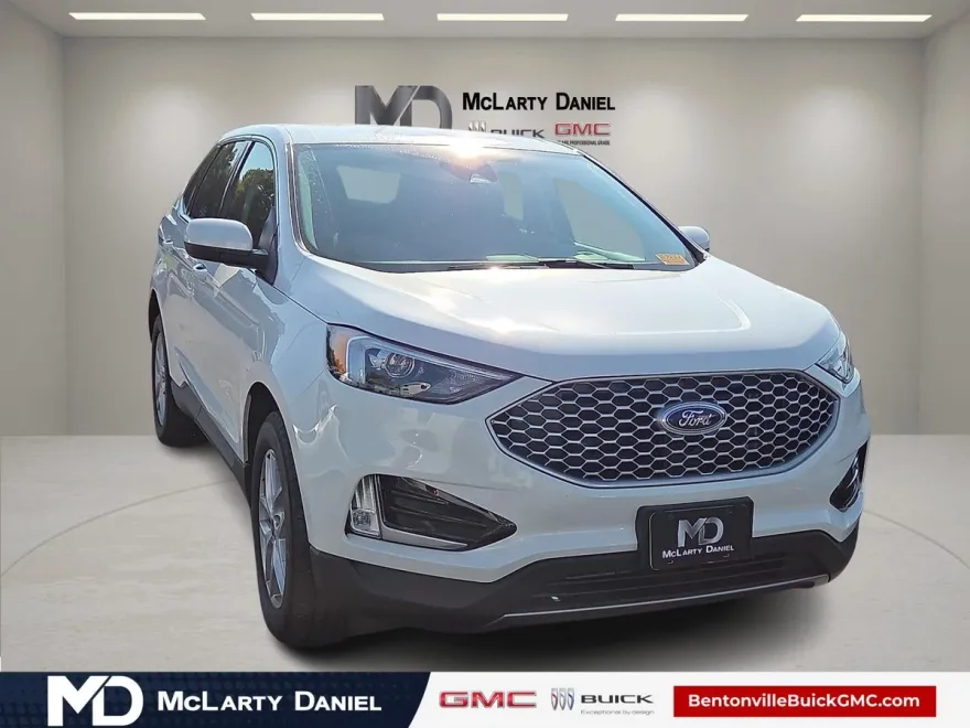 2024 Ford Edge SEL photo 1