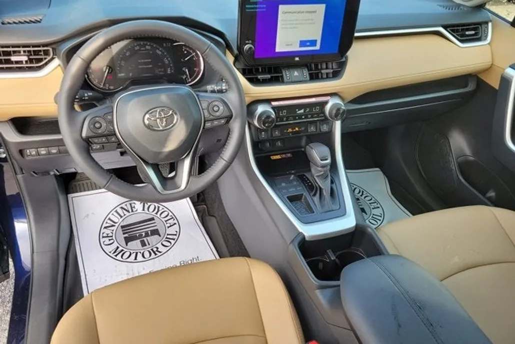 2025 Toyota RAV4 XLE Premium photo 1