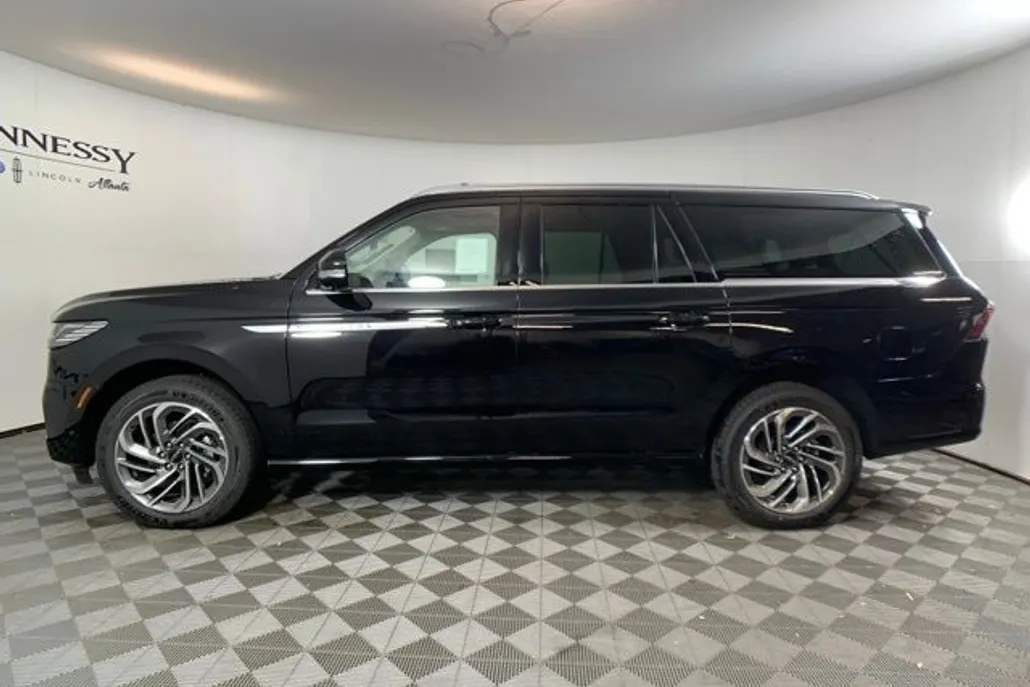 2025 Lincoln Navigator L Reserve photo 1
