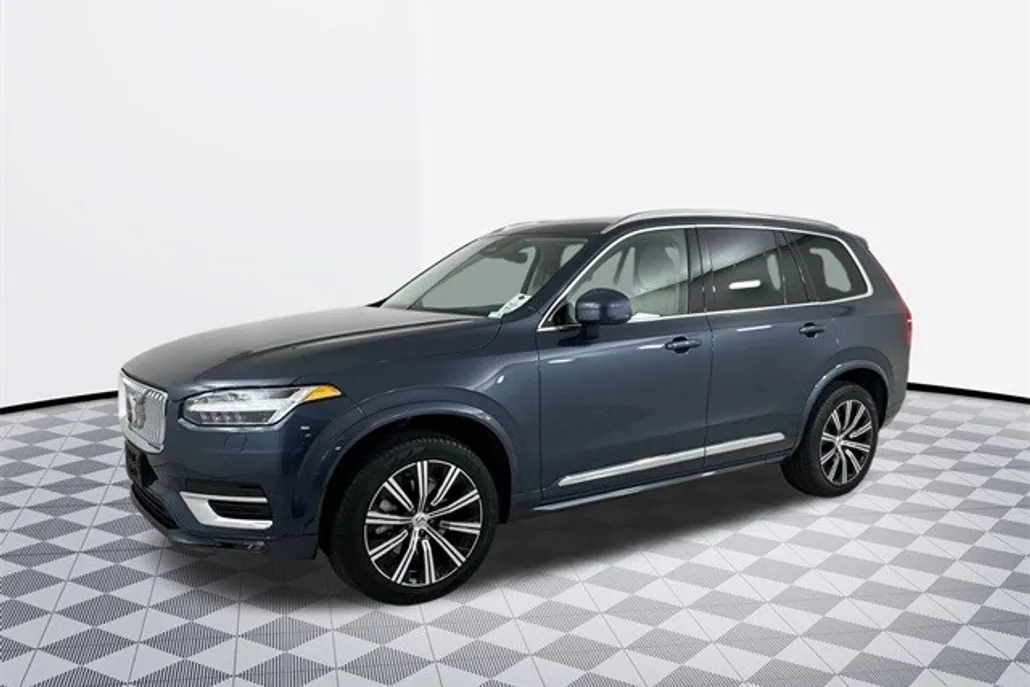 2025 Volvo XC90 B5 Plus photo 1