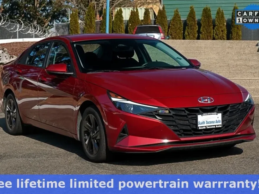 2023 Hyundai Elantra SEL photo 1