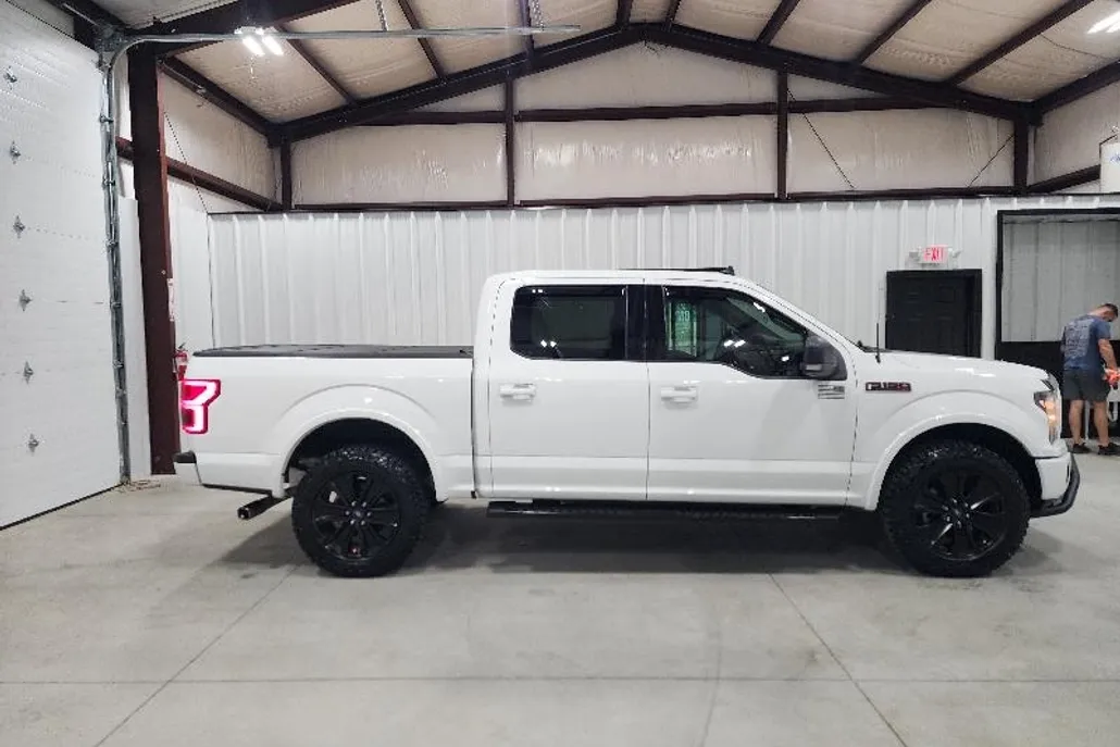 2020 Ford F-150 XLT photo 1