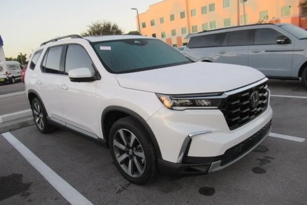 2024 Honda Pilot Elite photo 1
