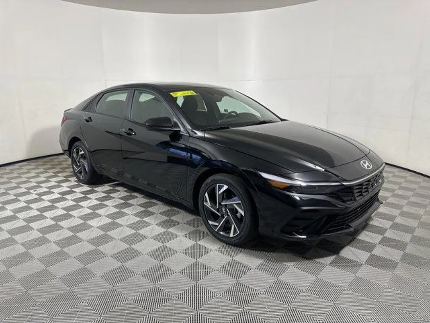 2025 Hyundai Elantra Hybrid SEL Sport photo 1
