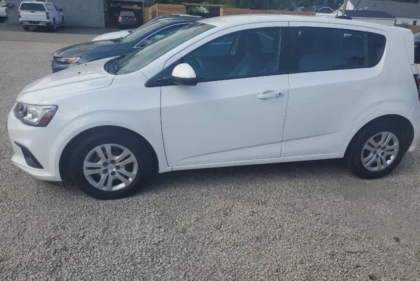 2020 Chevrolet Sonic LT photo 1