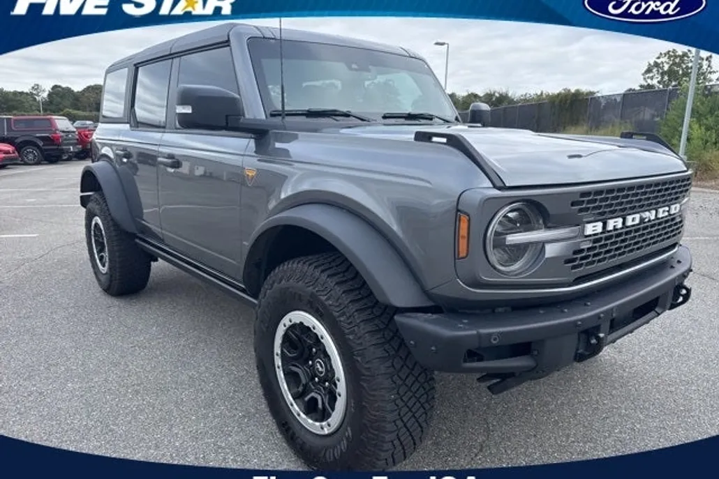2024 Ford Bronco Badlands photo 1