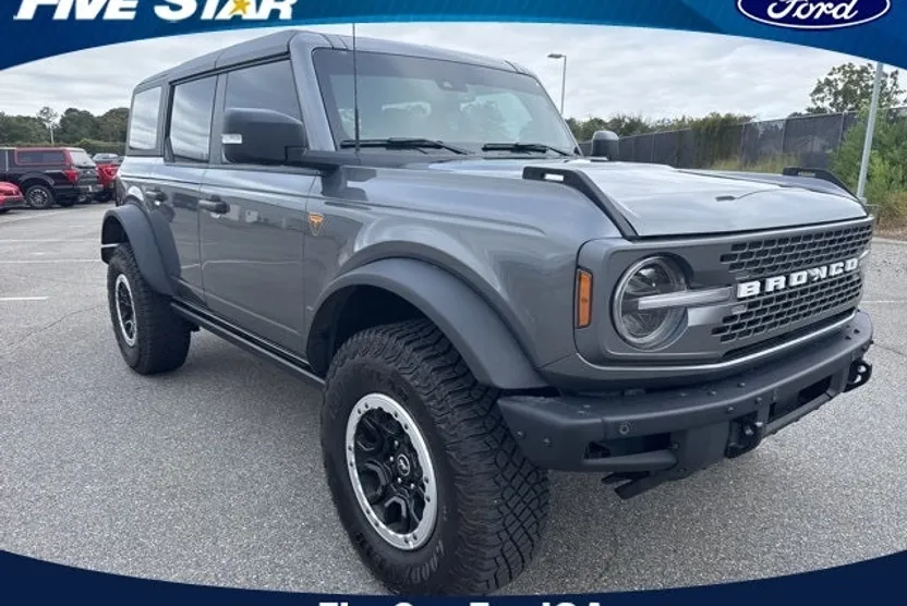 2024 Ford Bronco Badlands photo 1