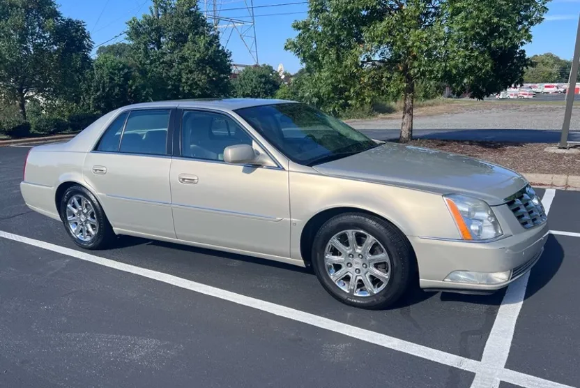 2008 Cadillac DTS Luxury II photo 1