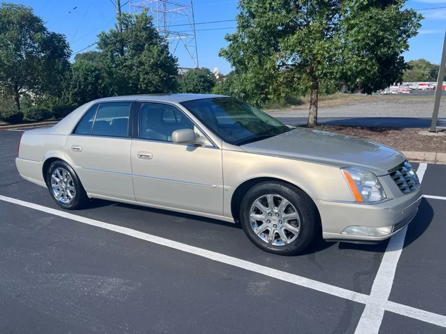 2008 Cadillac DTS Luxury II photo 1