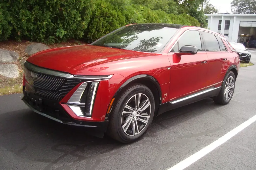 2024 Cadillac Lyriq Luxury photo 1