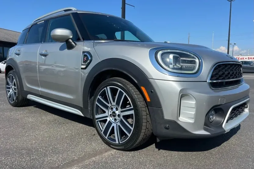 2024 Mini Cooper S Iconic photo 1