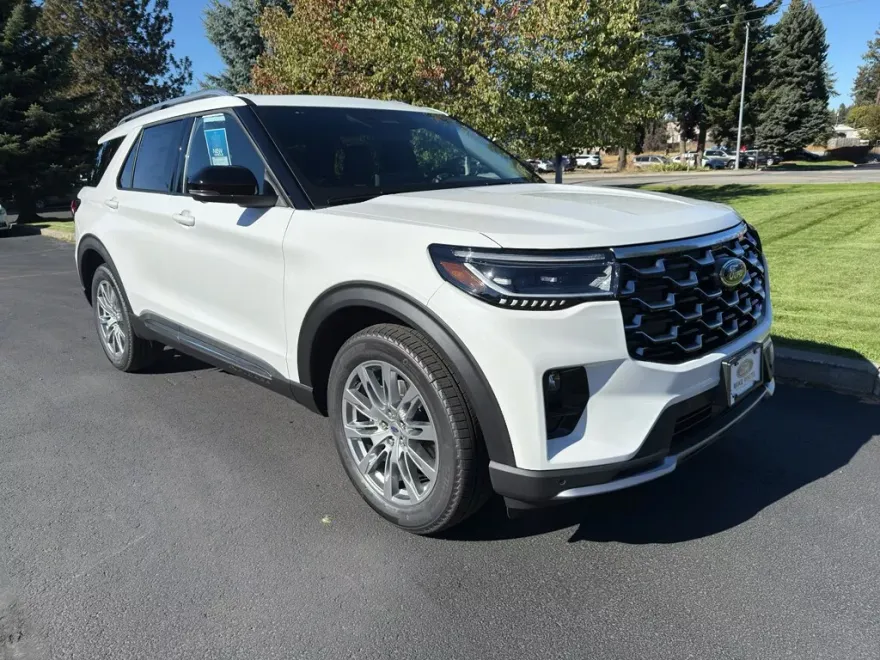 2025 Ford Explorer Platinum photo 1