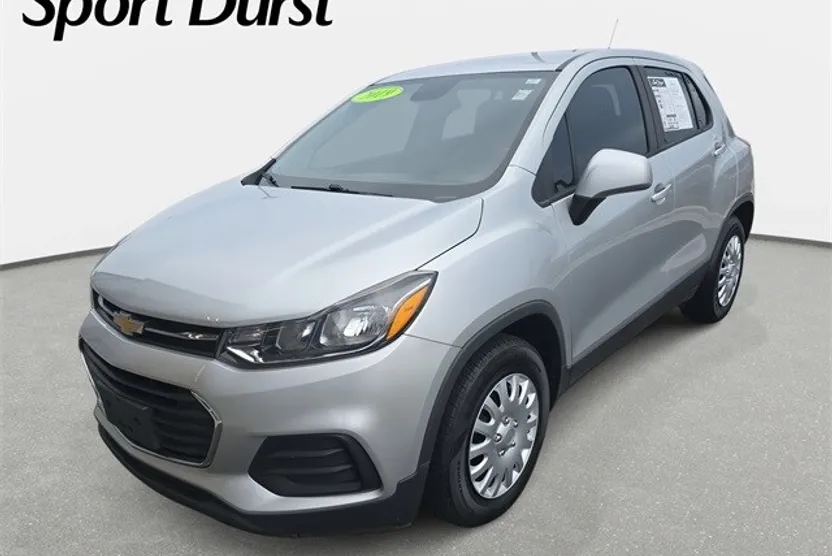 2019 Chevrolet Trax LS photo 1