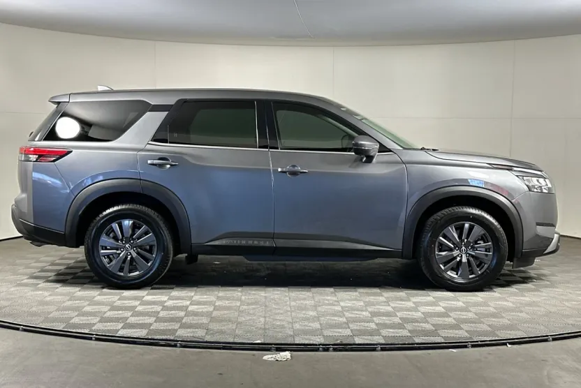 2022 Nissan Pathfinder S photo 1